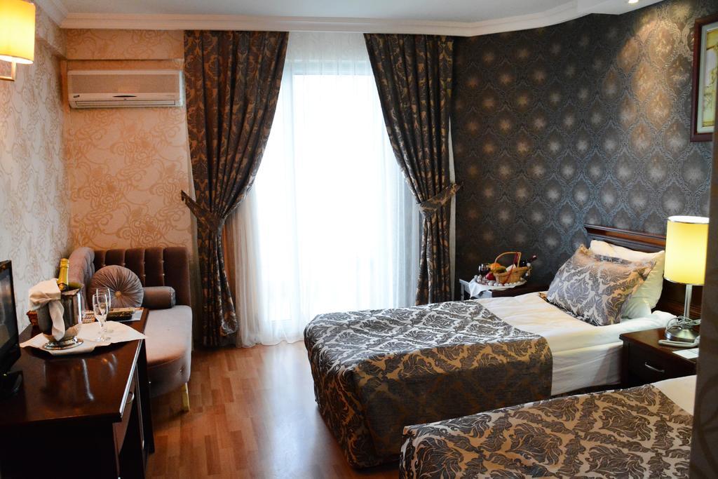 Club Rose Bay Hotel Foca Room photo